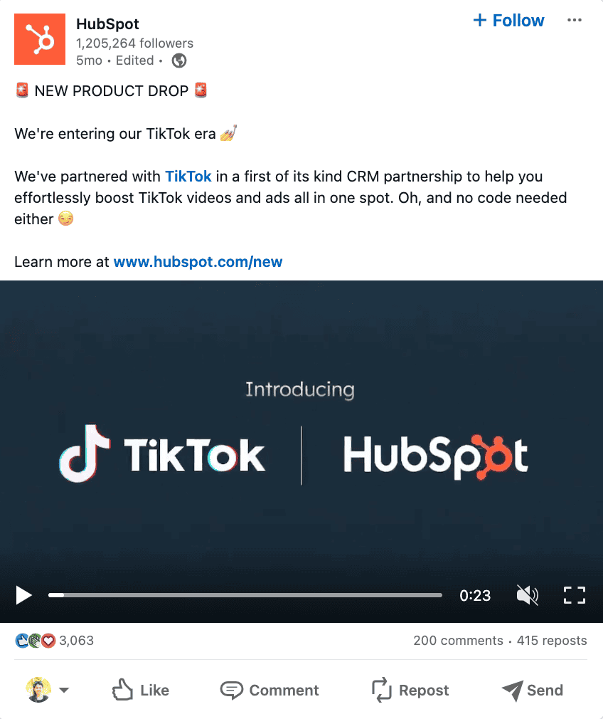 HubSpot stays professional in their LinkedIn messaging but with a mix of casual with the use of emojis. 